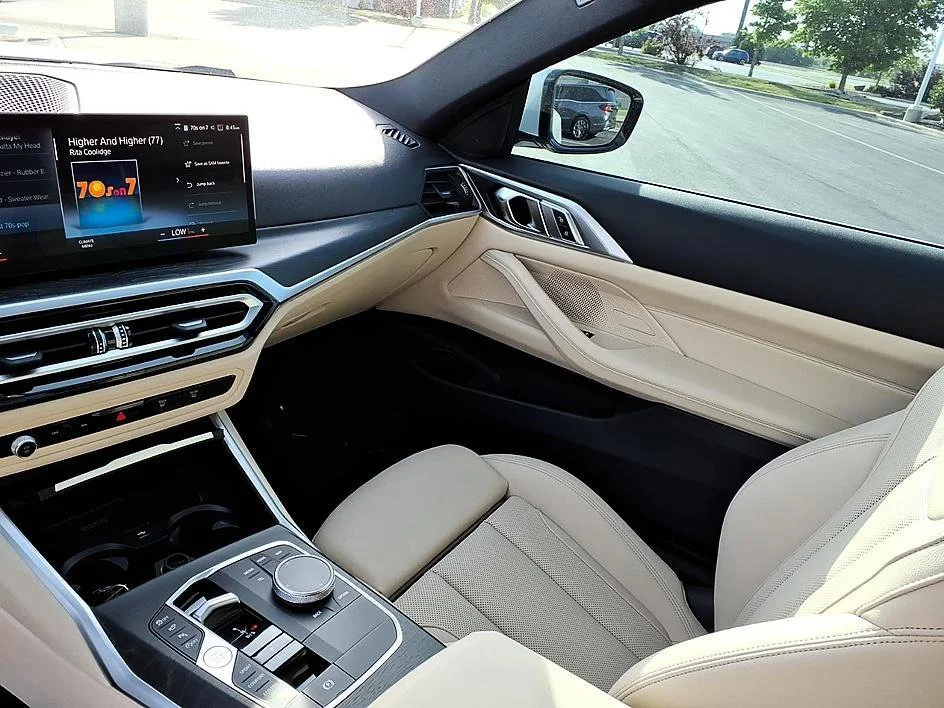 Used 2024 White BMW xDrive image 23