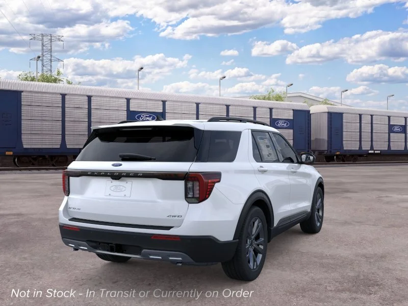 New 2026 Star White Metallic Tri-Coat Ford Active image 8