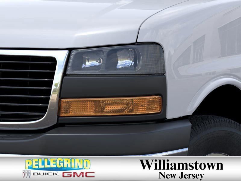 New 2025 Summit White GMC 1WT image 10