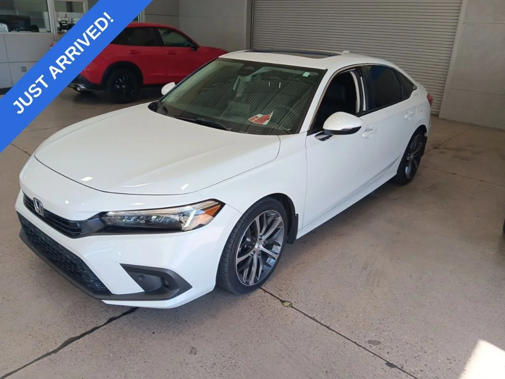 2023 Honda Civic Touring CVT's photo
