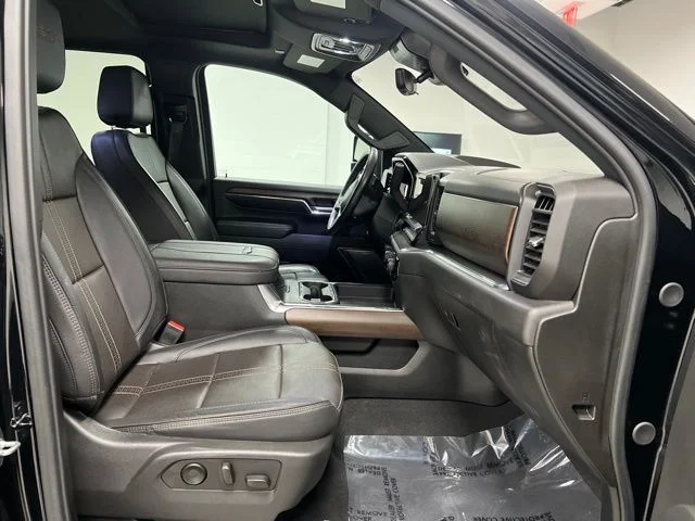 Used 2024 Black Chevrolet High Country image 55