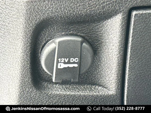 Used 2024 White Ram SLT image 39