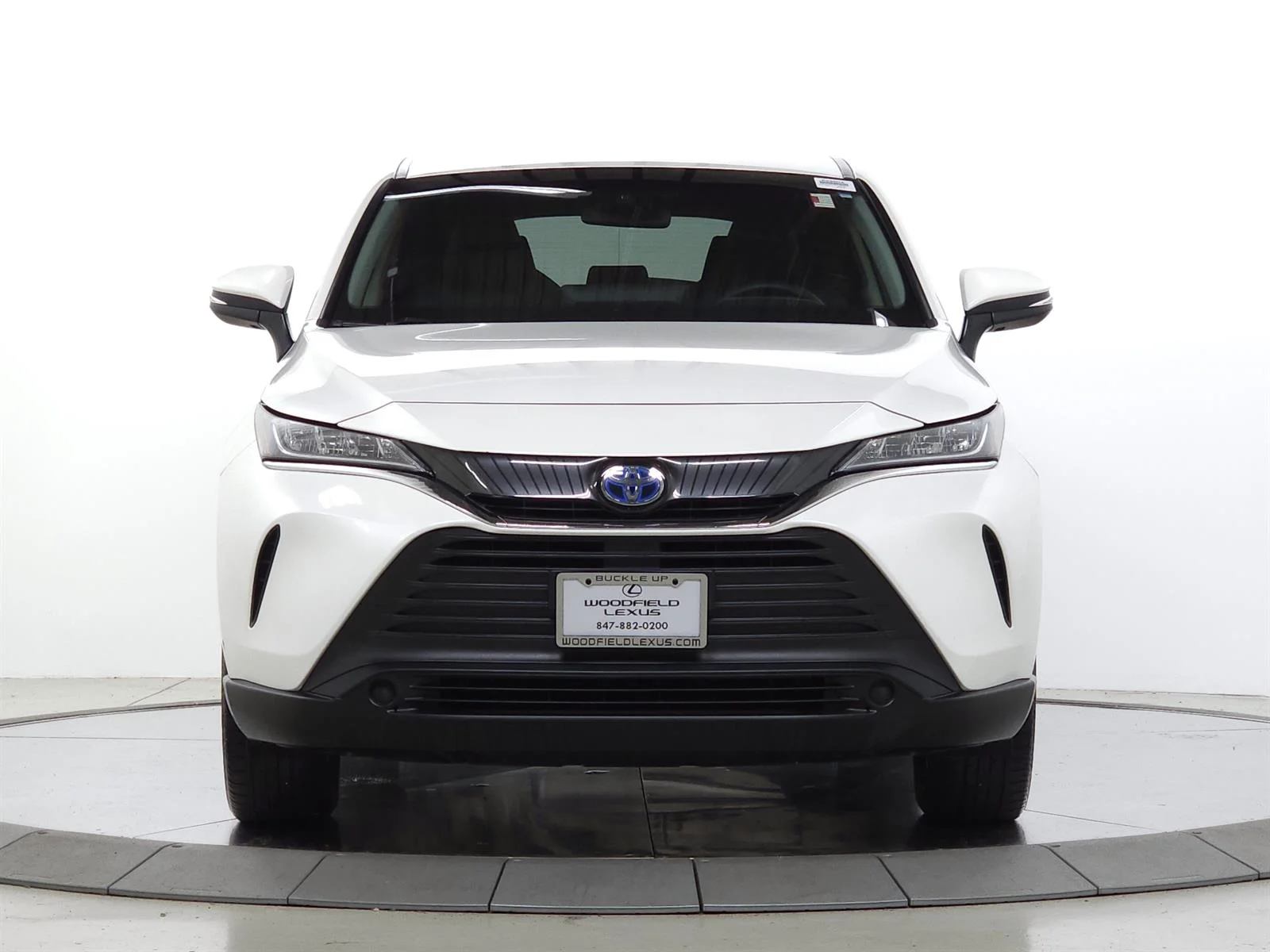 Used 2022 White Toyota LE image 2