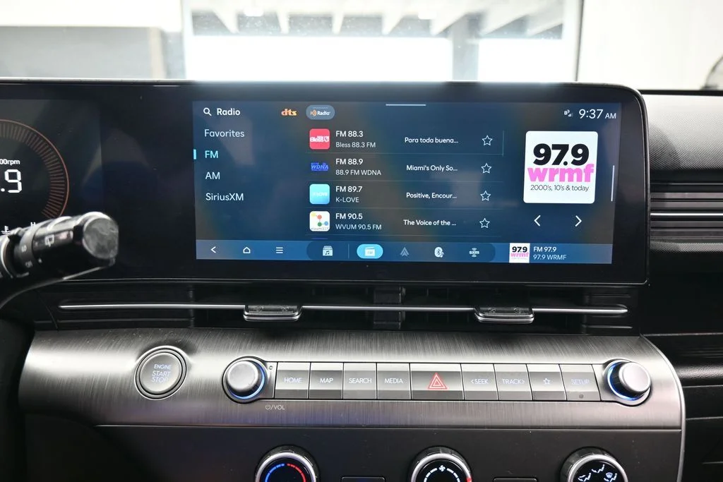 Used 2024 Ecotronic Gray Pearl Hyundai SE image 27
