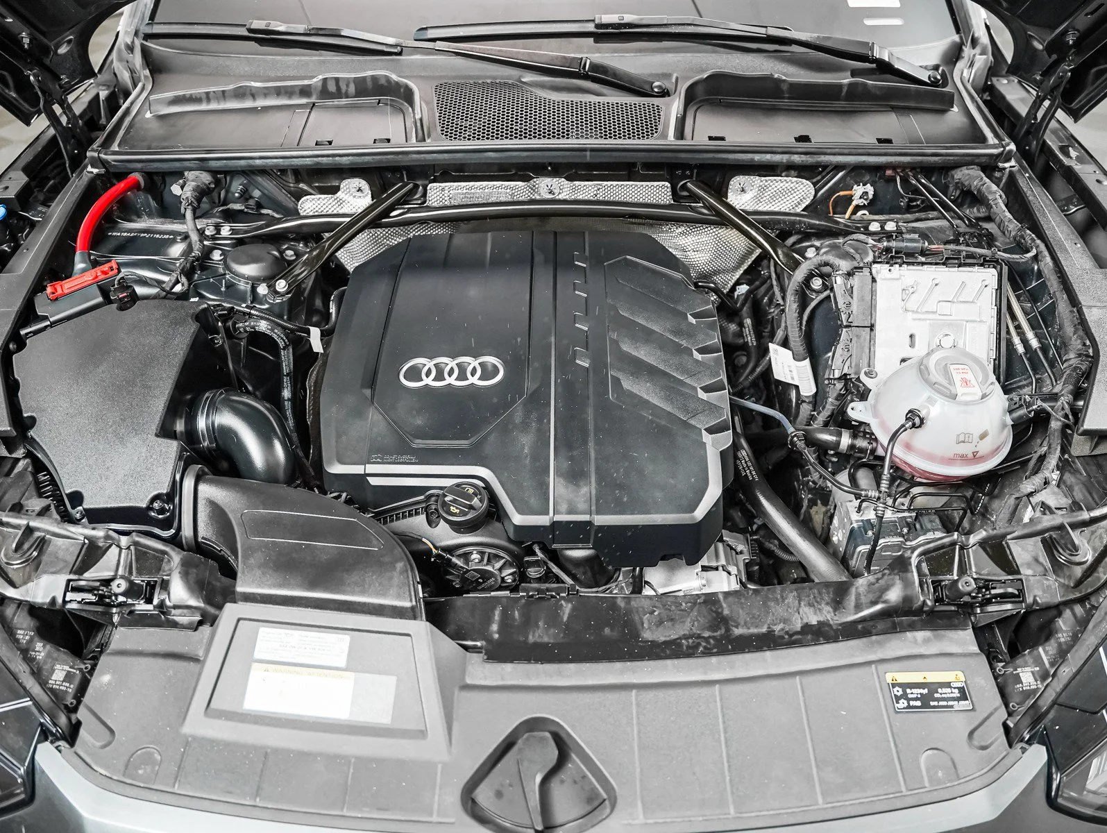 Used 2023 Daytona Gray Pearl Effect Audi S line Prestige image 3