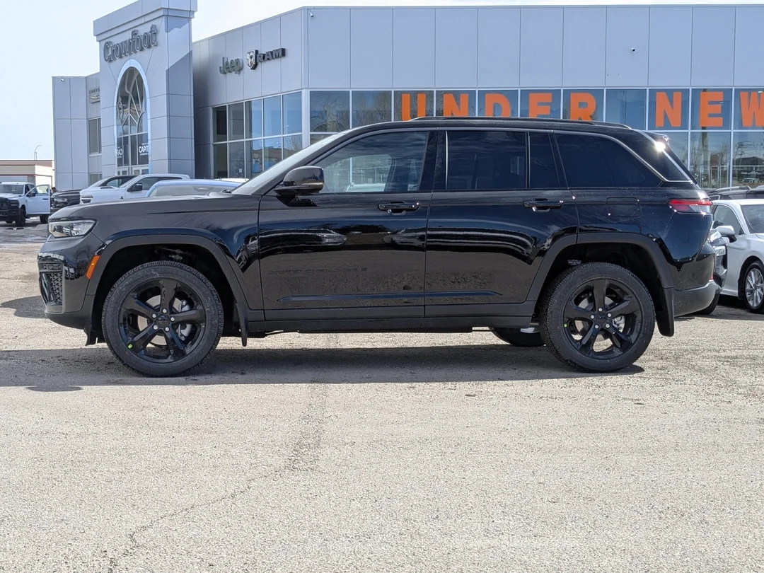 New 2026 Black Jeep Altitude - - 4x4 - Power Sunroof - Altitude Pack - 2.0L Turbo - Remote Start & More! image 5