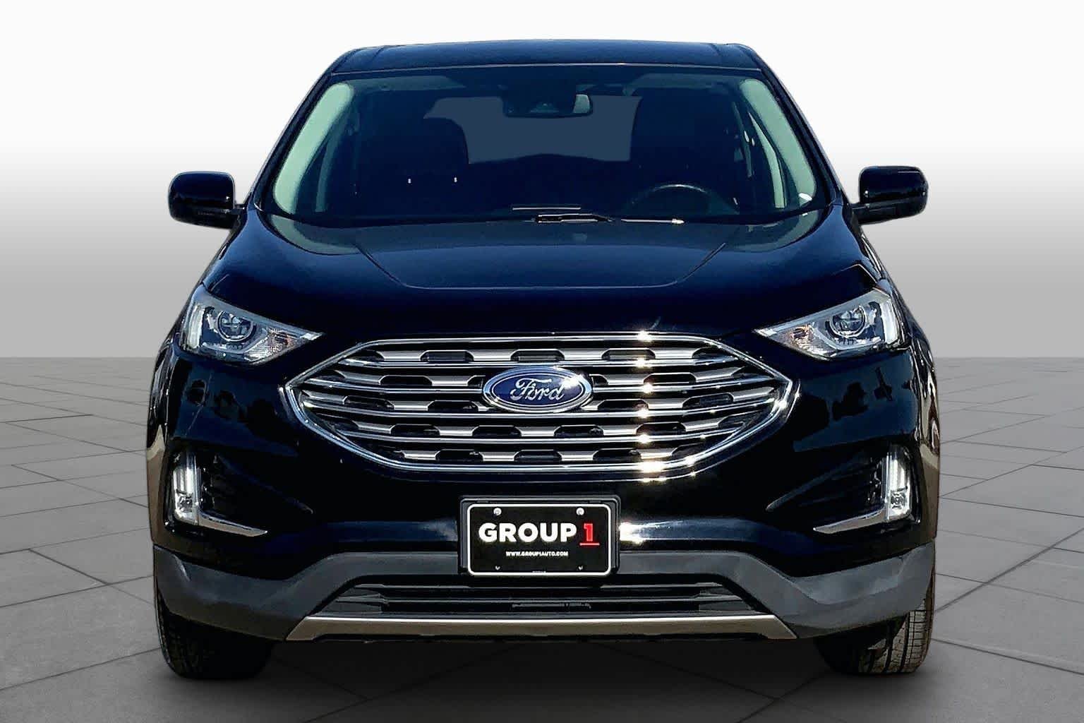 Certified Used 2022 Agate Black Metallic Ford SEL image 4