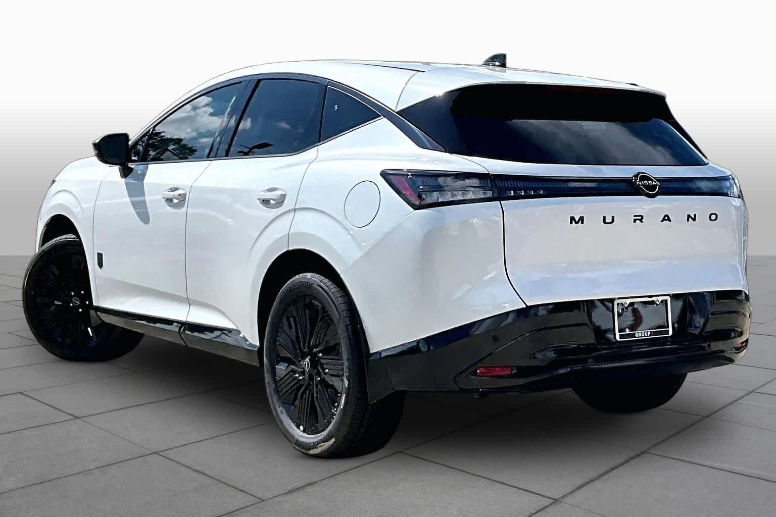 New 2027 Everest White Pearl TriCoat Nissan Dark Armor image 7