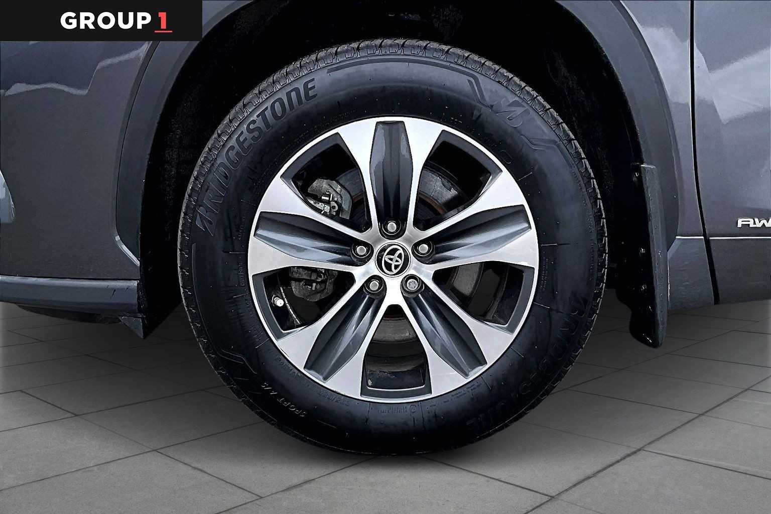 2025 Toyota Highlander XLE - Photo 11