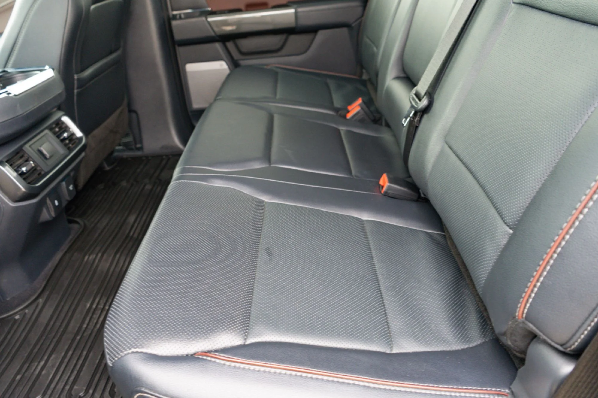 Used 2023 Gray Ford Lariat image 23