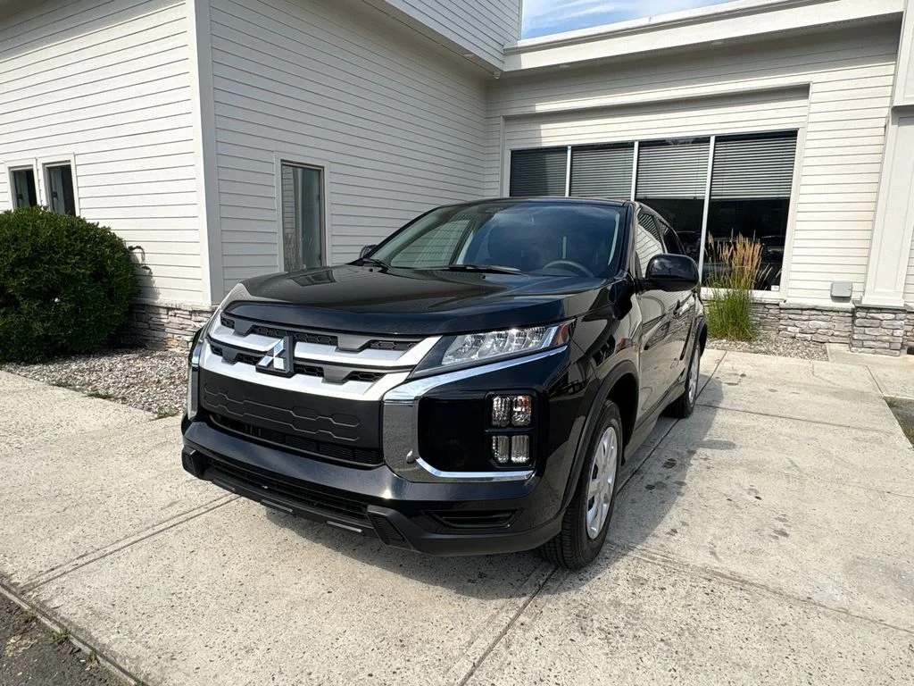 New 2026 Black Mitsubishi  image 2