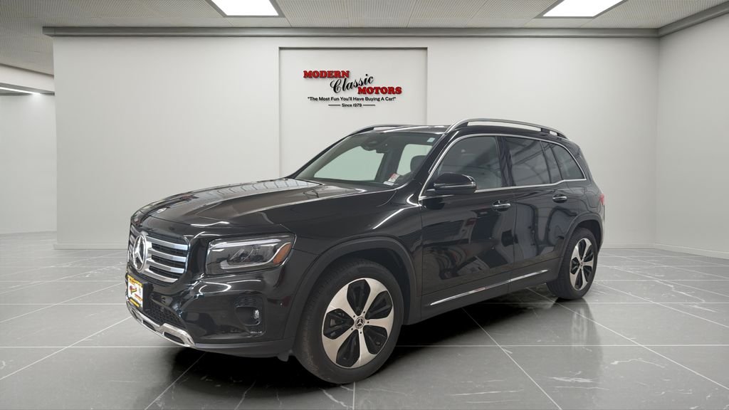 Used 2025 Black Mercedes-Benz GLB 250 image 3