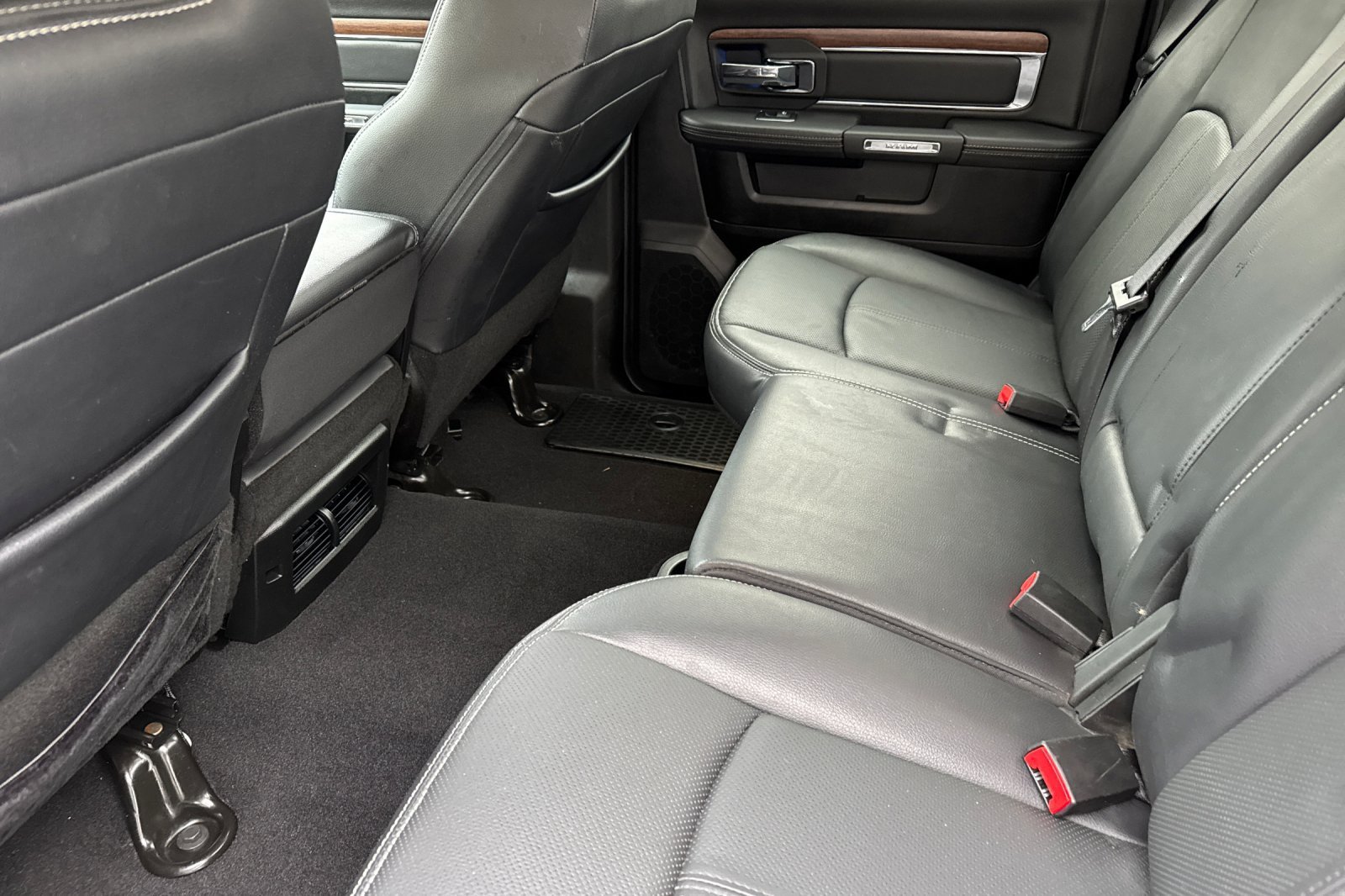 Used 2018 Bright White Clearcoat Ram Laramie image 12