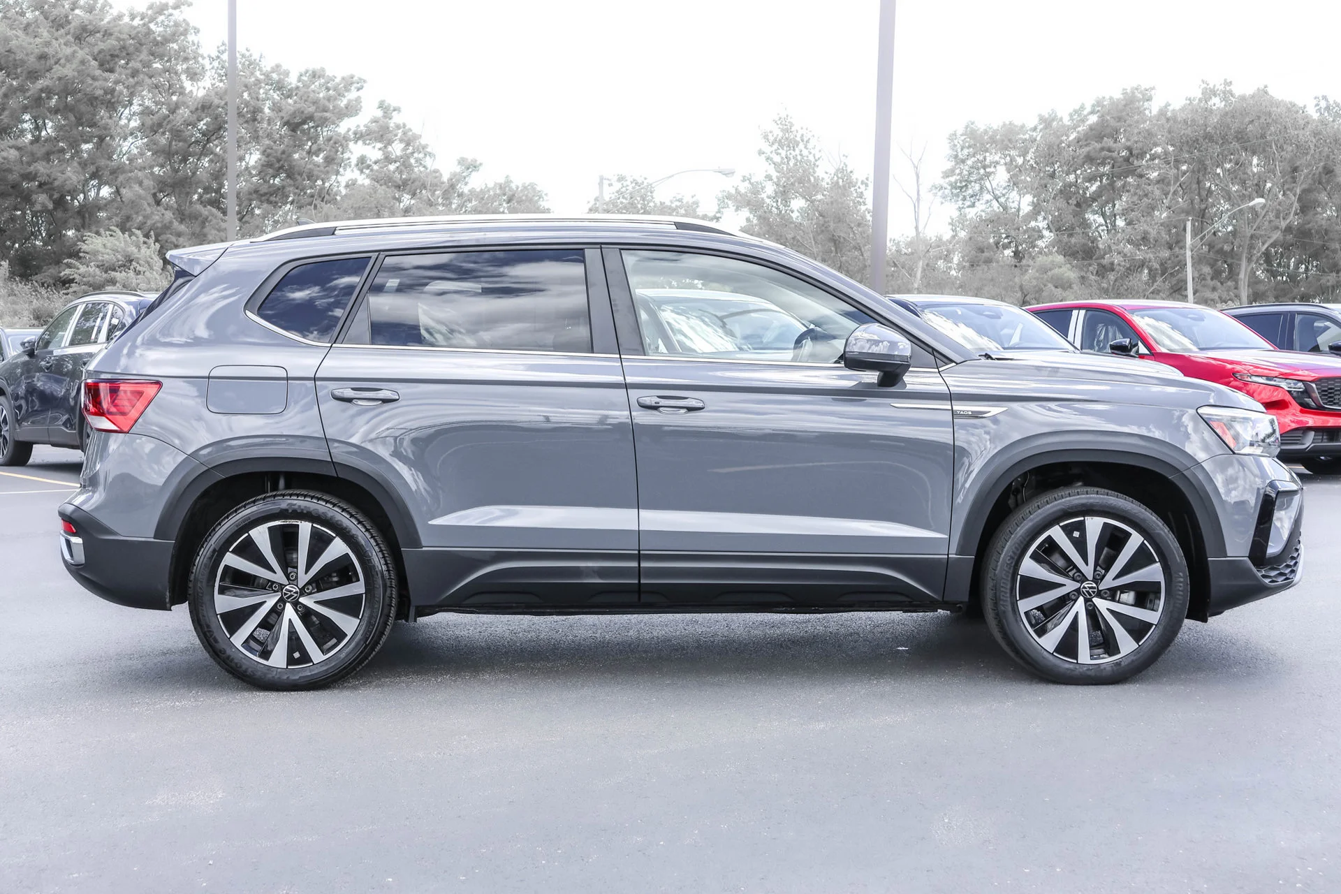 2023 Volkswagen Taos SE - Photo 14