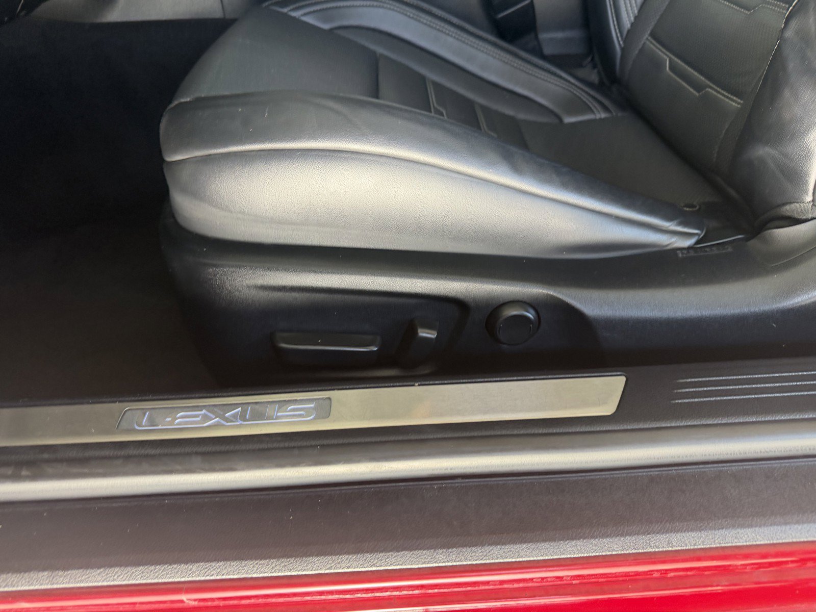 Used 2019 Infra Red Lexus 300 image 22