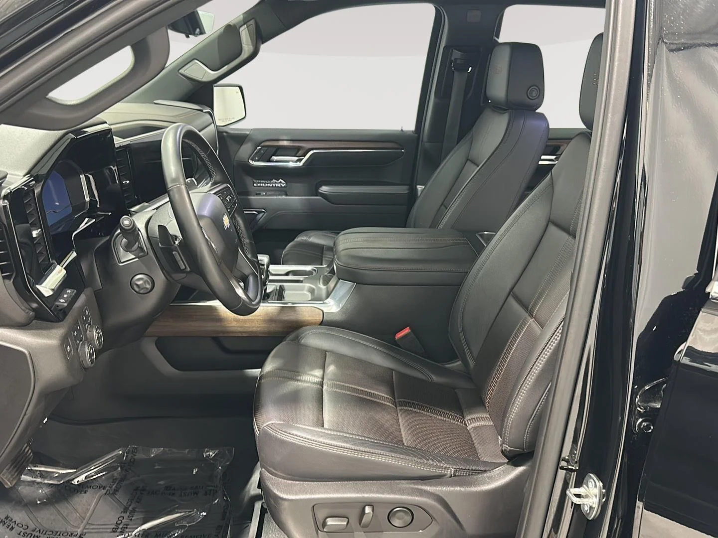 Used 2023 Black Chevrolet High Country image 9