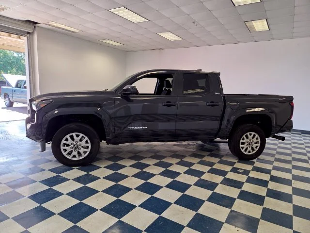 Used 2024  Toyota SR5 image 4