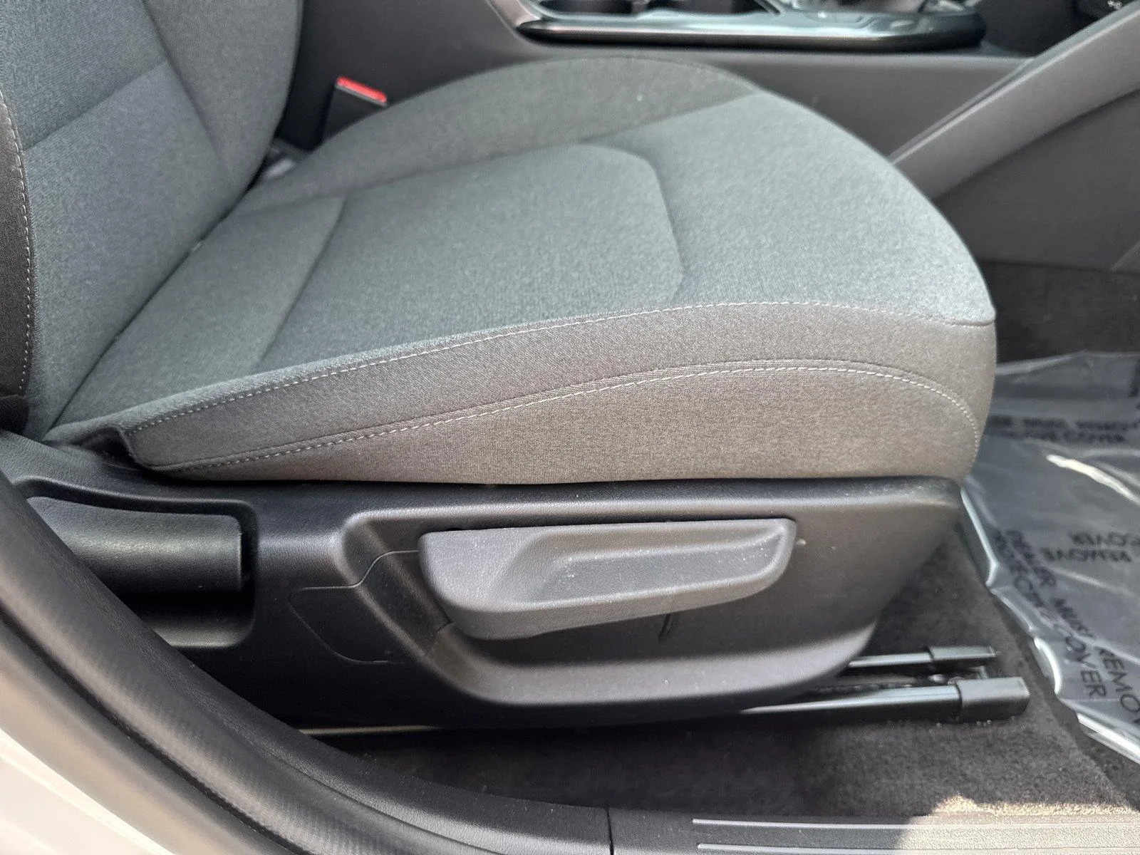 Used 2025 Snow White Pearl Kia LXS image 35