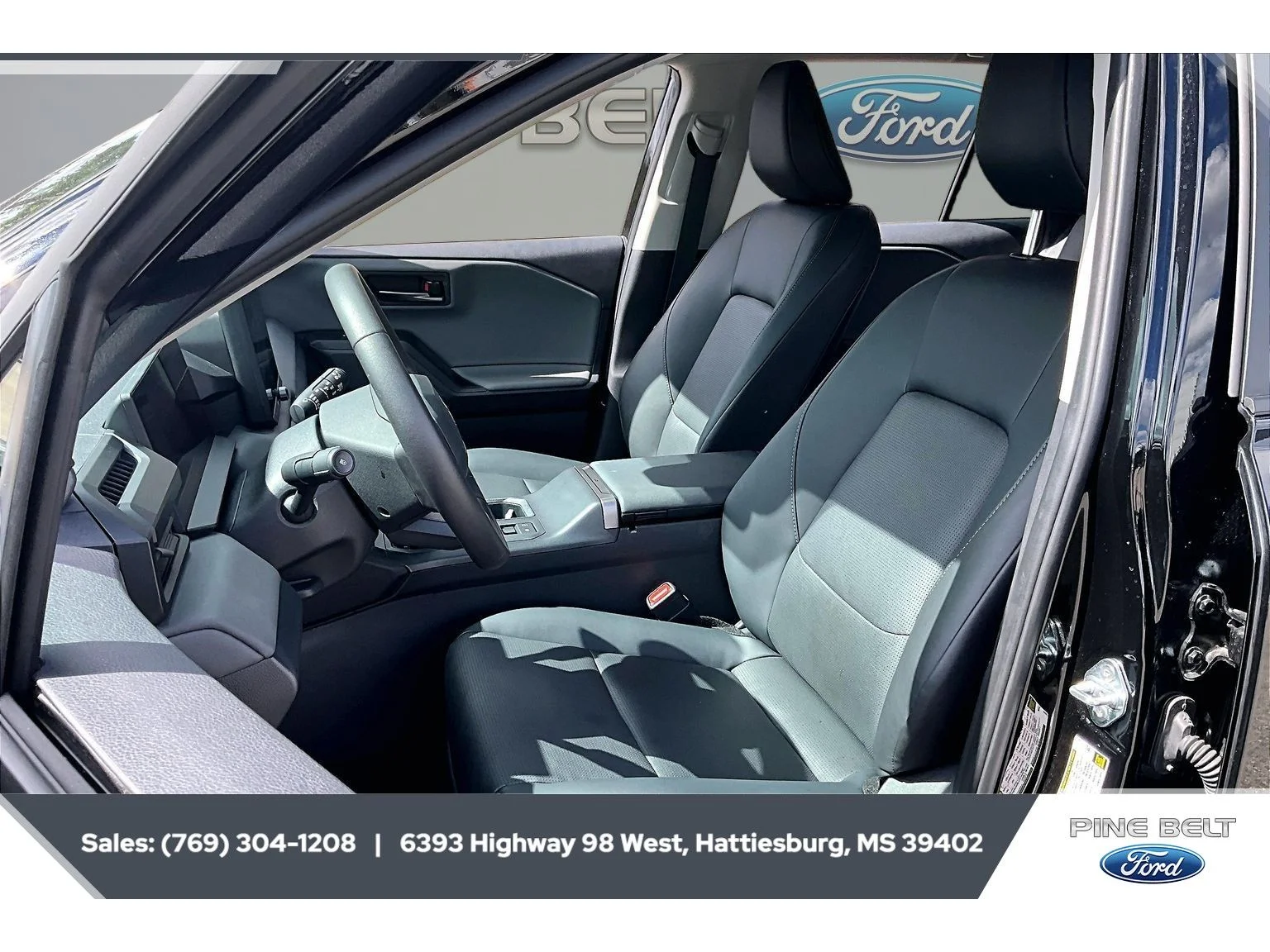Used 2026 Midnight Black Metallic Toyota XLE Premium image 18