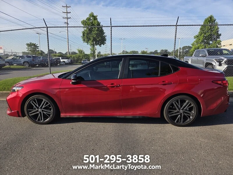 Used 2025 RED/BLACK TOP TOYOTA XSE image 8