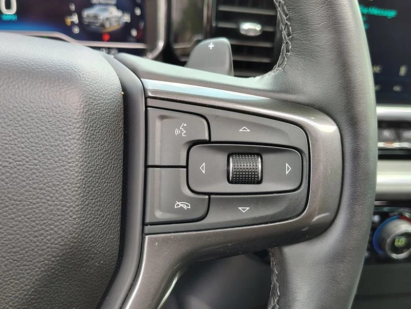 Used 2025 Beige Chevrolet High Country image 40