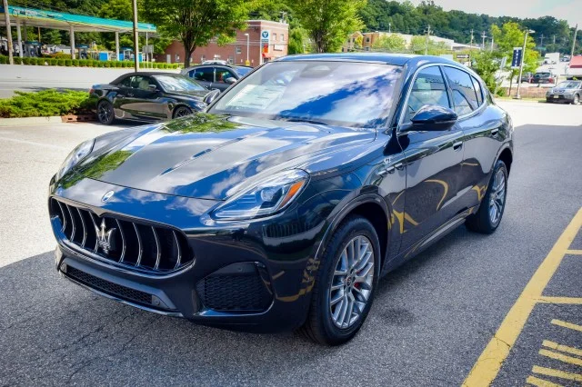 New 2024 Nero Tempesta Metallic Maserati GT image 4