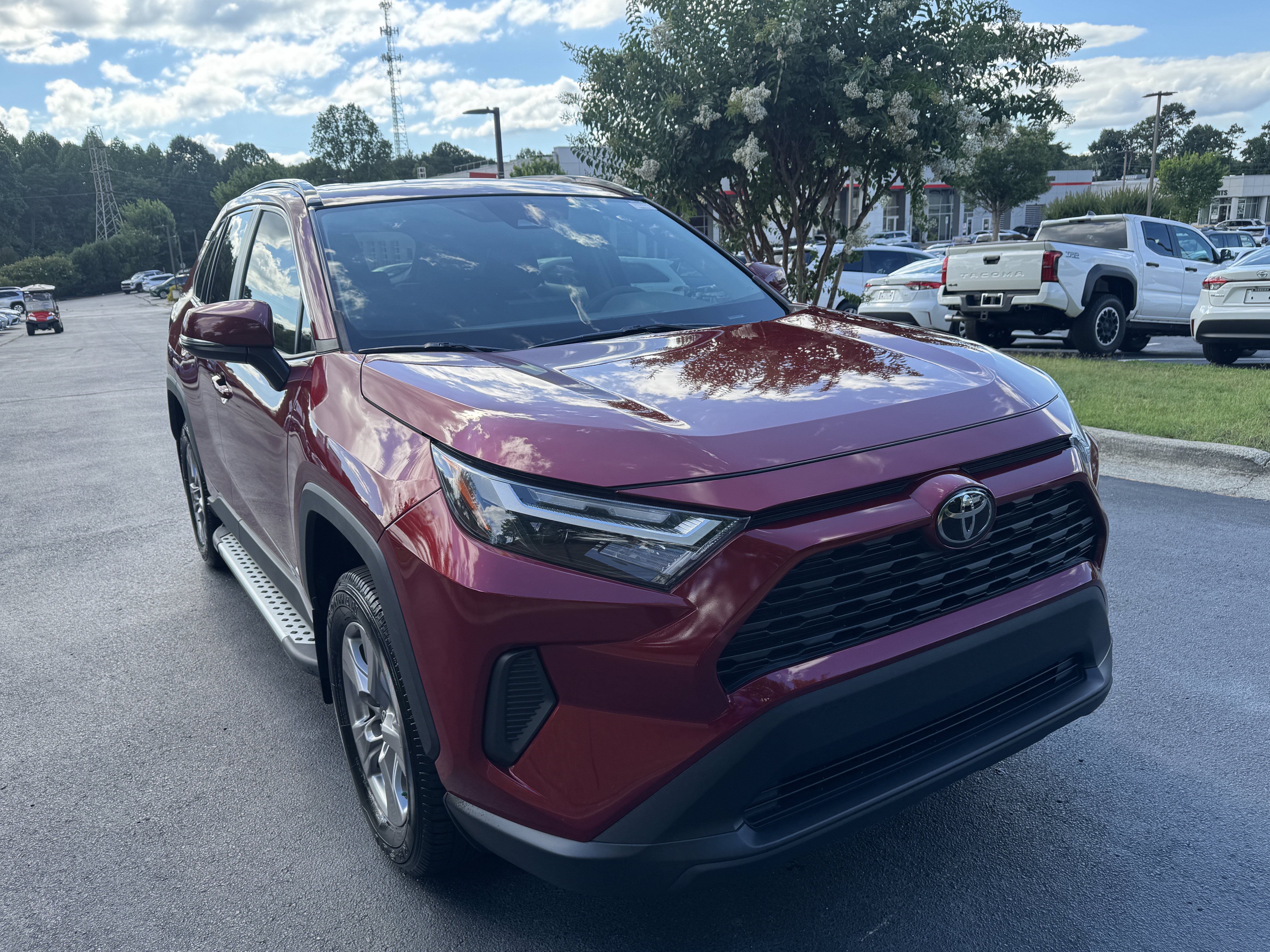 Certified Used 2022 Ruby Flare Pearl Toyota XLE image 3