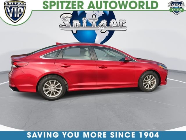 Used 2019 Red Hyundai SE image 10