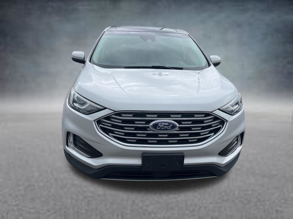 Used 2019  Ford SEL image 8