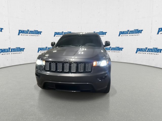Used 2018 Gray Jeep Altitude image 4