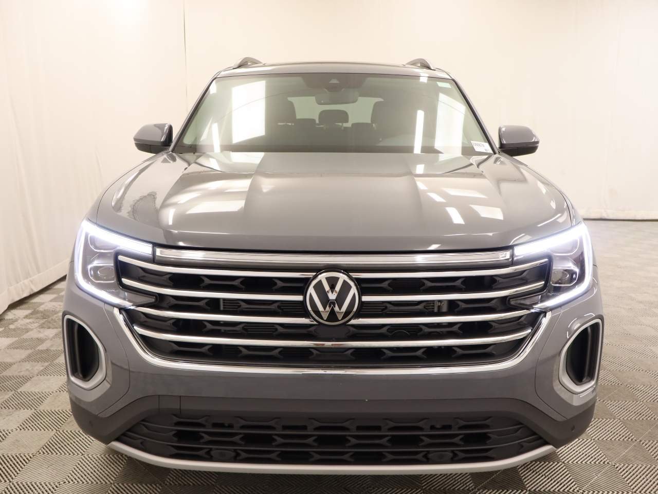 2026 Volkswagen Atlas SE w/Tech - Photo 4