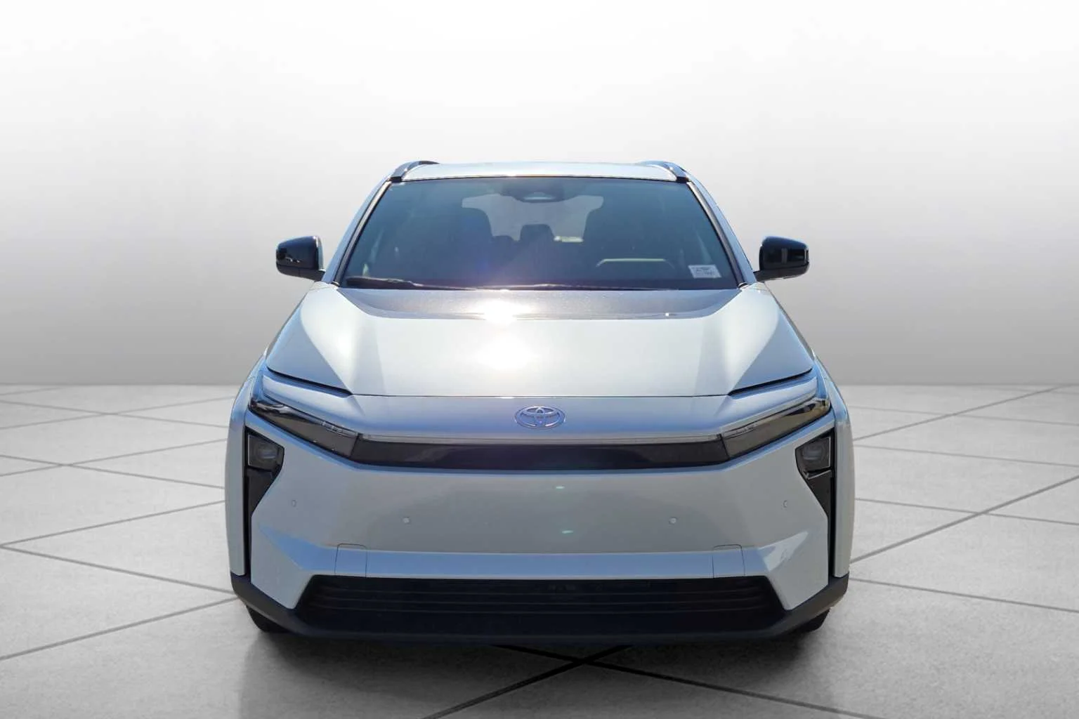New 2026 Wind Chill Pearl Toyota XLE image 3