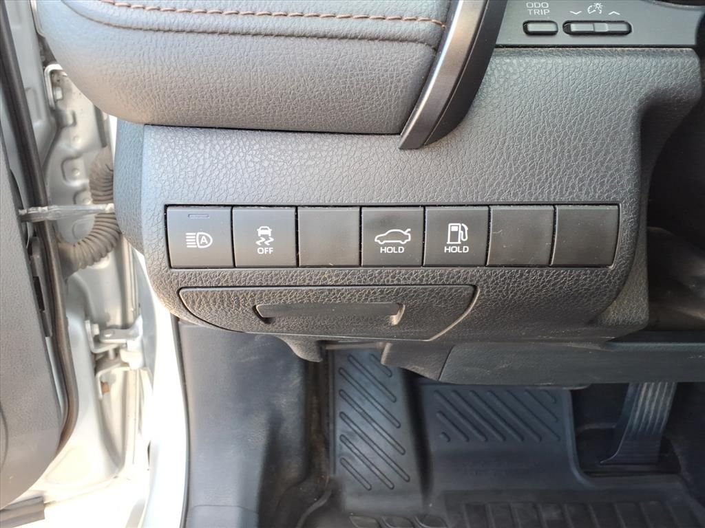 Used 2020 Silver Toyota LE image 19