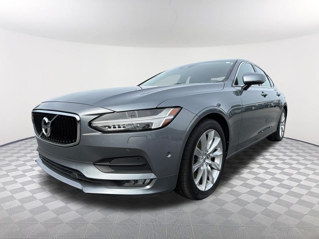 2017 Volvo S90 Momentum