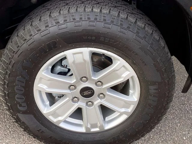 Used 2025 White Ford XL image 27