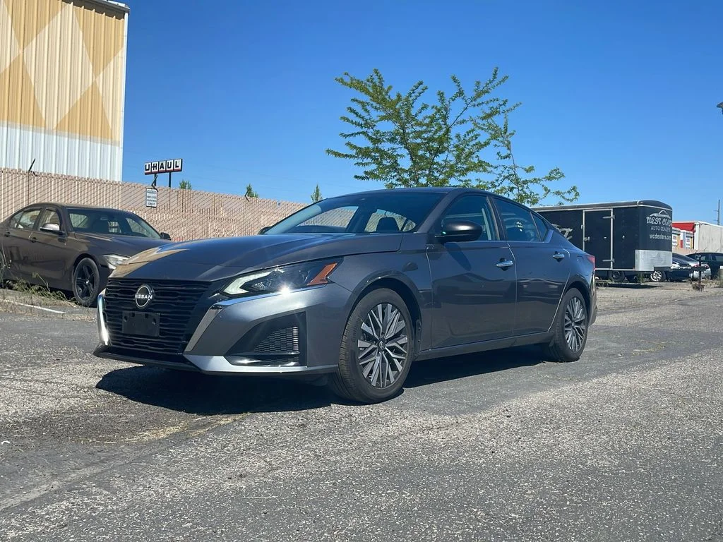 2025 Nissan Altima SV - Photo 29