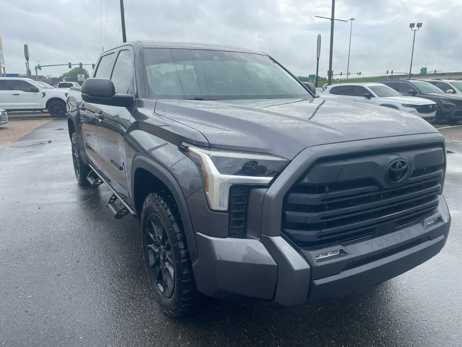 2023 Toyota Tundra 4wd SR5