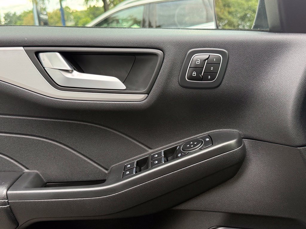 Used 2023 Blue Ford Platinum image 18