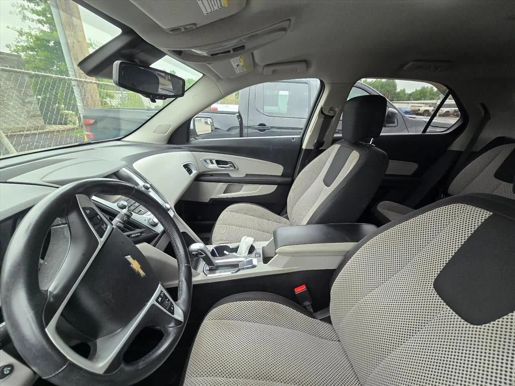 Used 2013 Silver Ice Metallic Chevrolet LT image 4