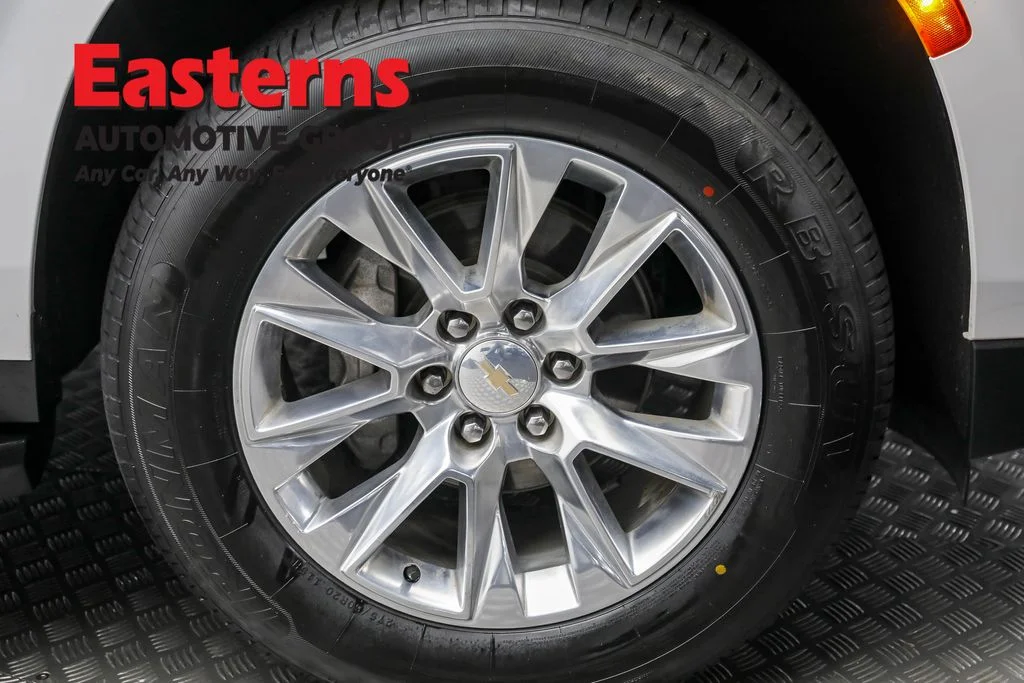 Used 2023 White Chevrolet Premier image 33