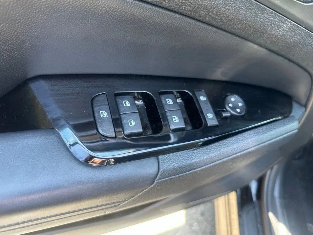 Used 2025 Black Kia EX image 23