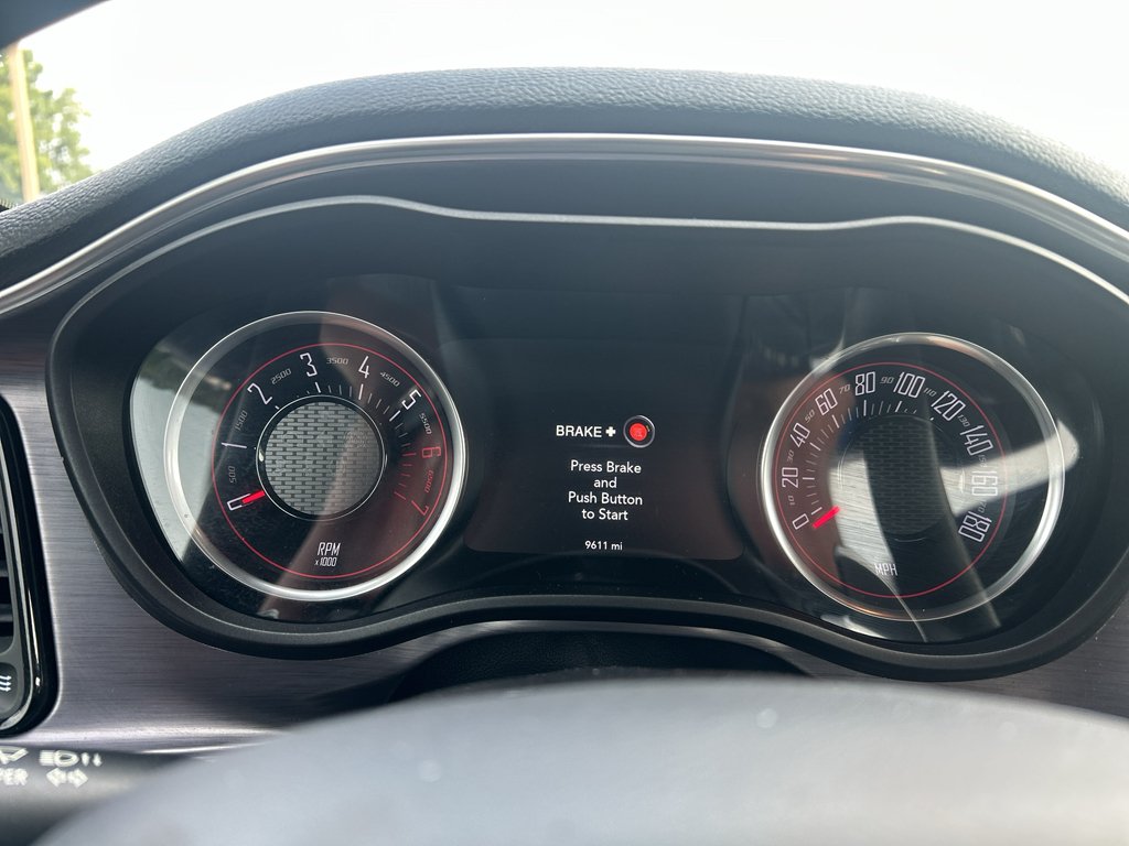 Used 2017 Go Mango Dodge 392 Hemi Scat Pack Shaker image 9