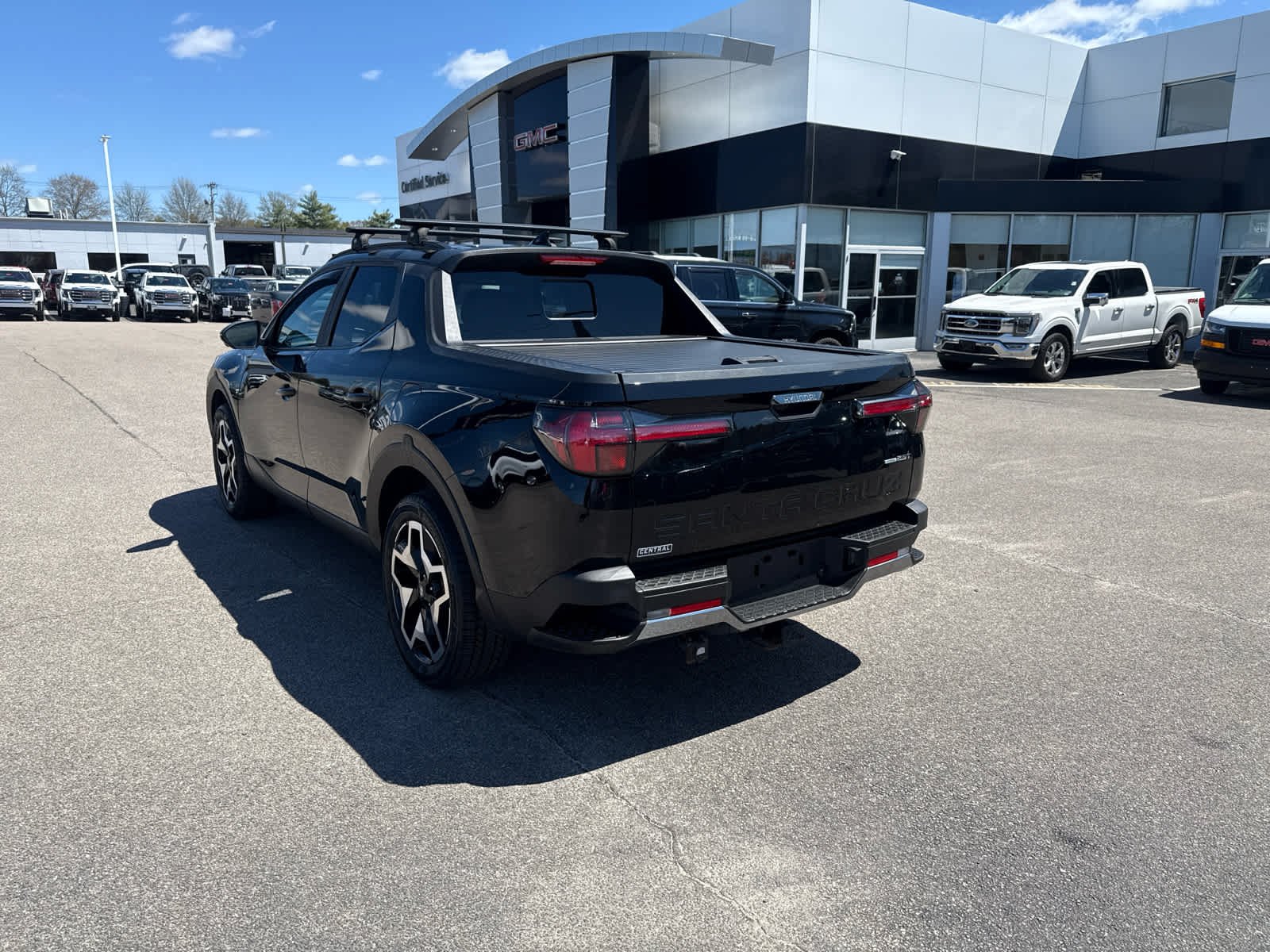 Used 2023 Black Hyundai Limited image 3