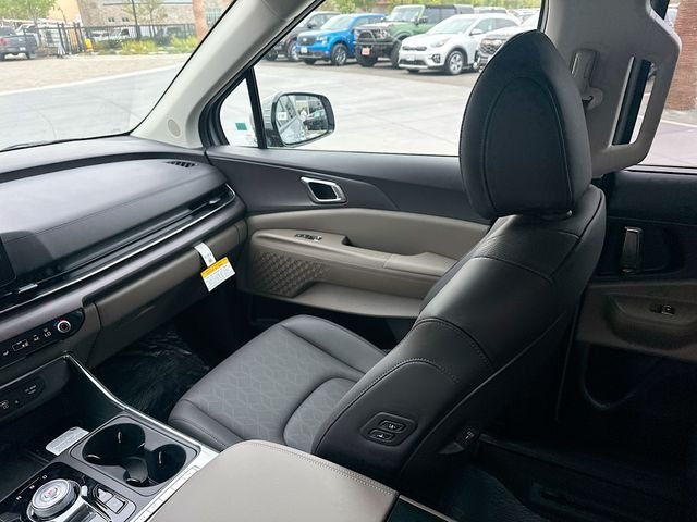 New 2026 Ceramic Silver Kia EX image 24