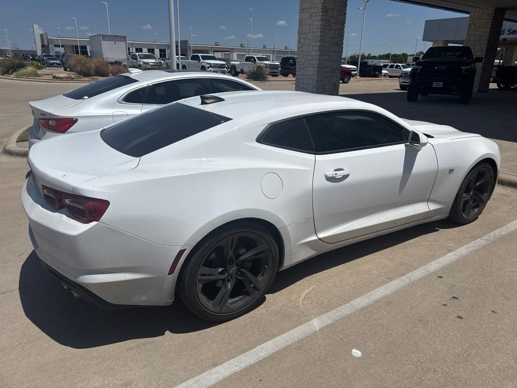 Used 2022 White Chevrolet 2LT image 3