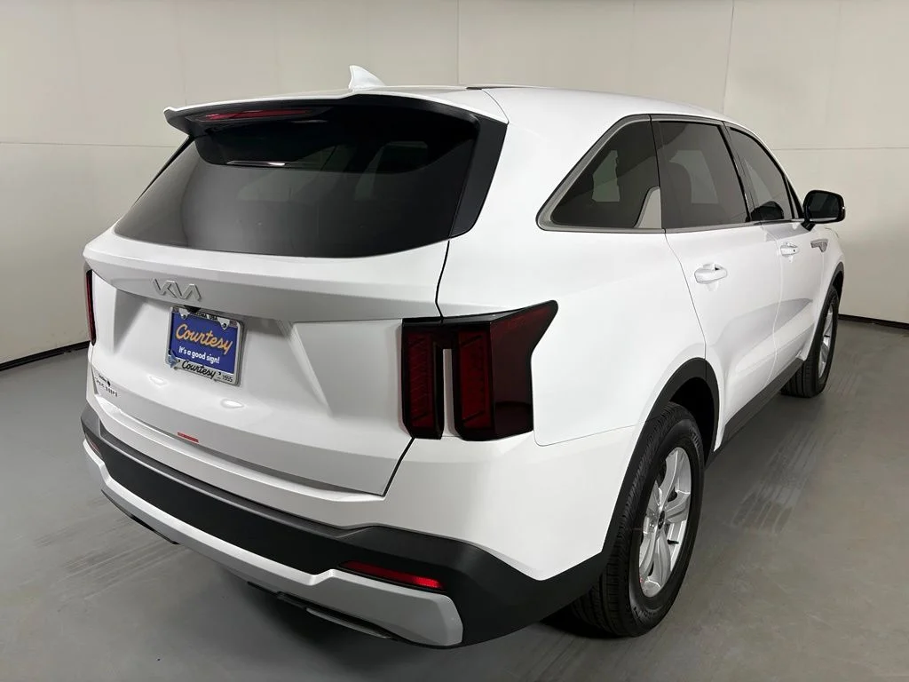 New 2026 Glacial White Pearl Kia LX image 8