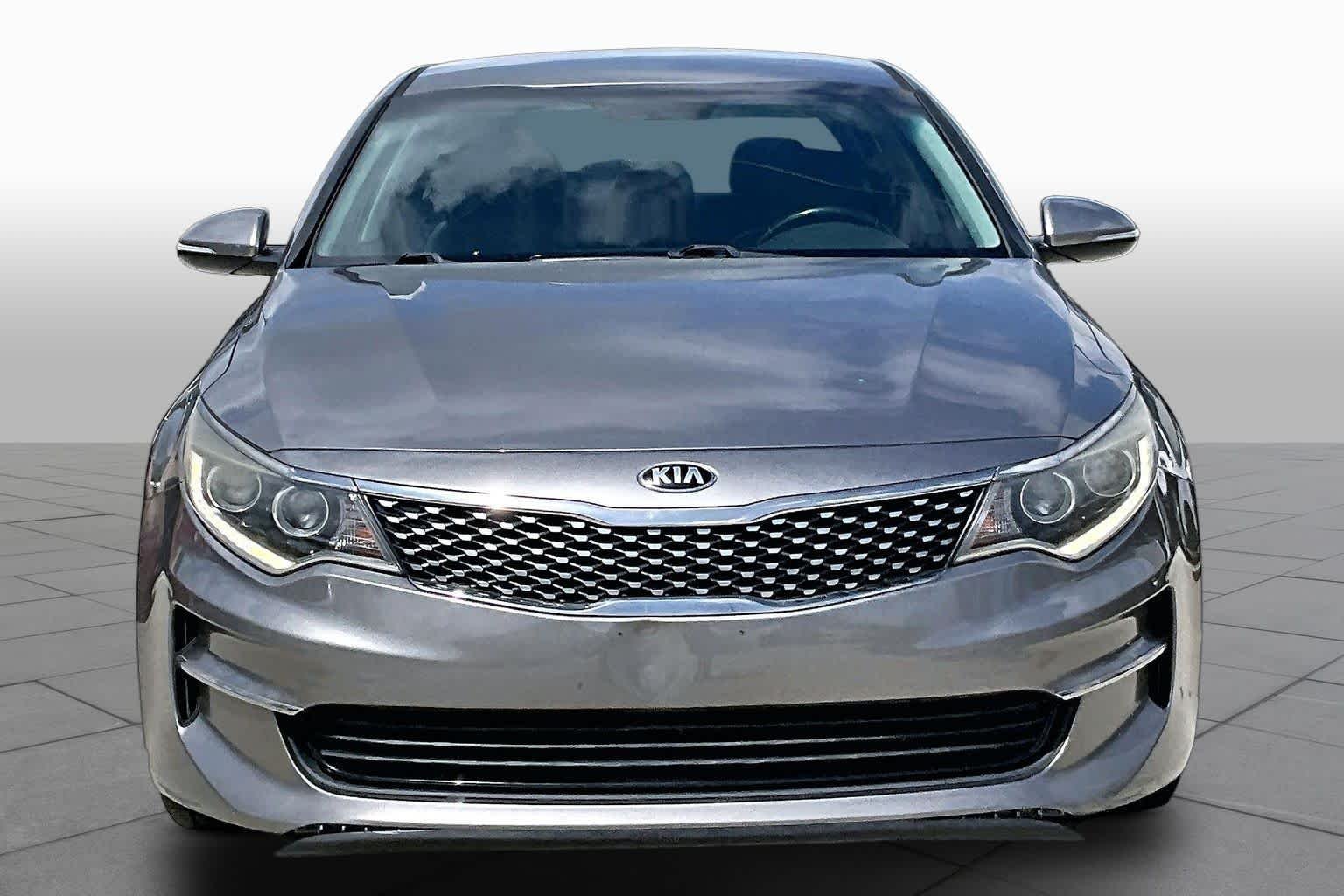 Used 2016 Titanium Gray Kia EX image 4