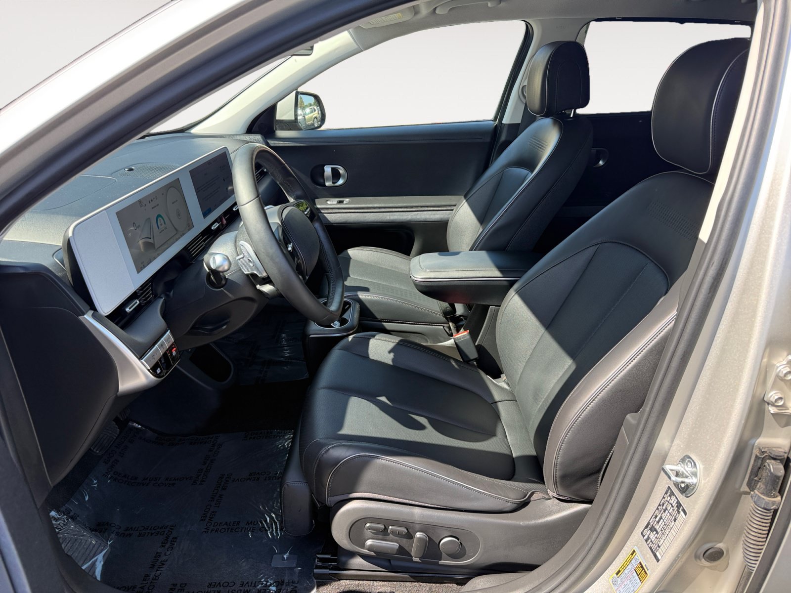 Used 2023 Gold Hyundai Limited image 10