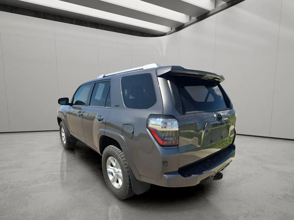 Used 2018 Magnetic Gray Metallic Toyota SR5 Premium image 3