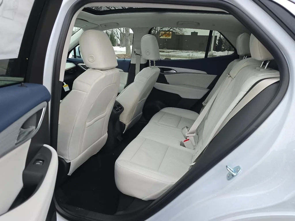 New 2026 Iridescent White Tricoat Buick Avenir image 27
